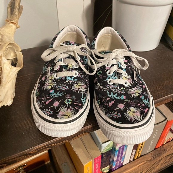 Vans Era Paradise low top floral sneakers. Good condition. Women’s Sz 6.5 - Picture 2 of 9
